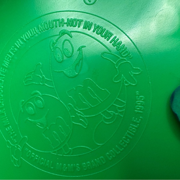 Vintage 1995 Red M&M Football Candy Dispenser. (C) - Picture 6 of 6